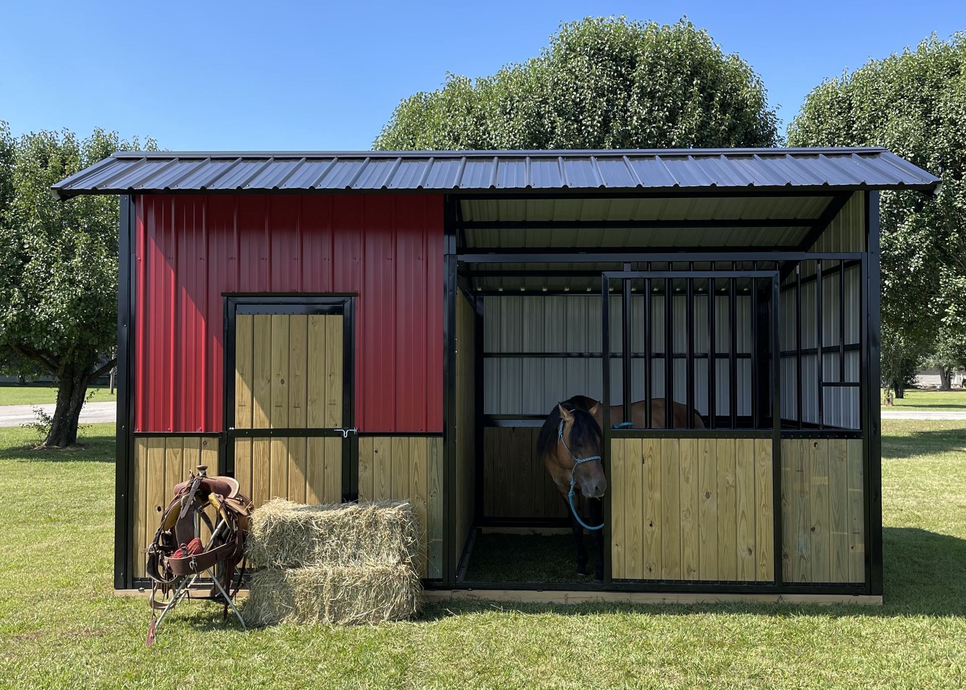prefab-horse-shelter25-5x7